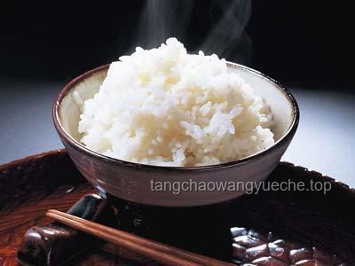 **日本民众分食米饭精确到克：物价高涨与饮食变迁的深度剖析**