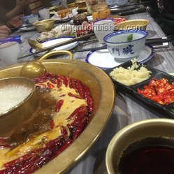 钓鱼佬新风尚：出水即入锅的餐饮革命
